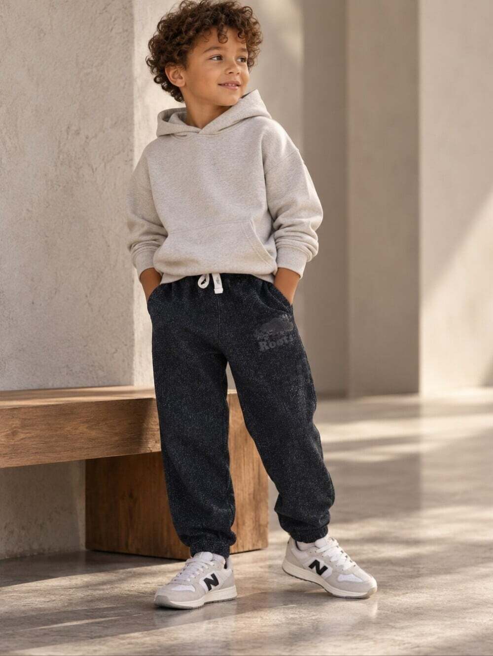 Roots Kids Size 6 Black Salt Pepper Jogger Sweatpants Logo Drawstring